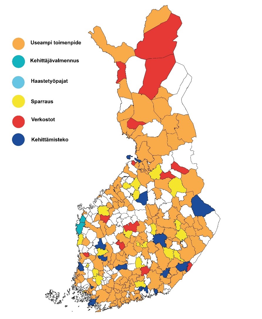 "Suomen karttaan on merkitty värikoodeilla, millaisia Kuntekon palveluja on käytetty kunnissa."